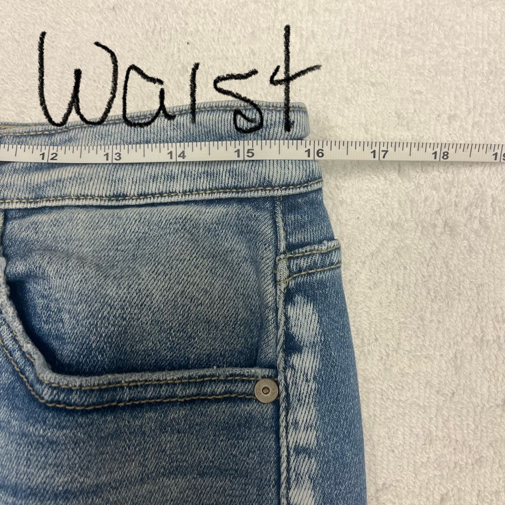 **LIKE NEW** KanCan Distressed Blue Ankle Jeans - Picture 5 of 9